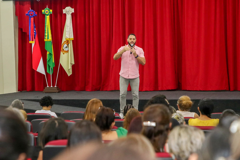 Prefeitura de Manaus realiza a primeira reunião com professores da Educação Especial