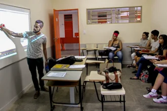 Quarta parcela do Pé-de-Meia começa a ser paga hoje