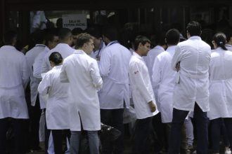 Revalida 2024: aprovados devem indicar universidades para revalidação