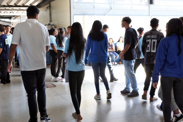 Pé-de-Meia: alunos nascidos em novembro e dezembro recebem 1ª parcela