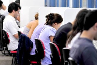 MEC prorroga até sexta inscrições de cursinhos populares