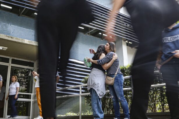 Mulheres representam 60% das inscrições no Enem 2025