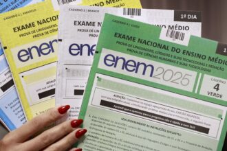 Anulação de 3 questões do Enem ocorre por “precaução”, diz ministro