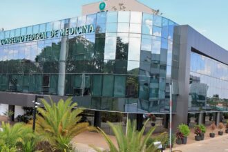 CFM estuda usar Enamed para conceder registro profissional