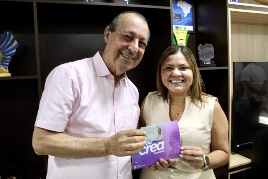 Crea Amazonas recebe senador Omar Aziz para entrega de carteira profissional e diálogo com entidades de classe
