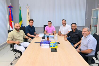 David Almeida assina ato de nomeação de mil aprovados no concurso da Semed