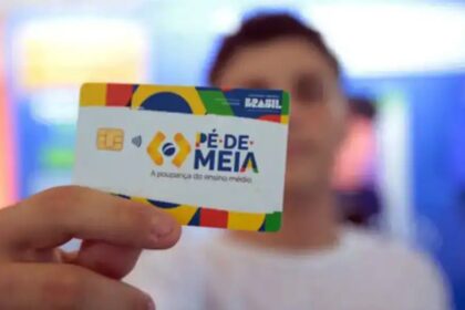 Pé-de-Meia paga incentivos a alunos nascidos em setembro e outubro
