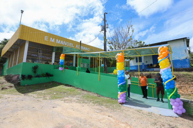 Prefeitura de Manaus entrega mais duas escolas revitalizadas na zona rural rodoviária
