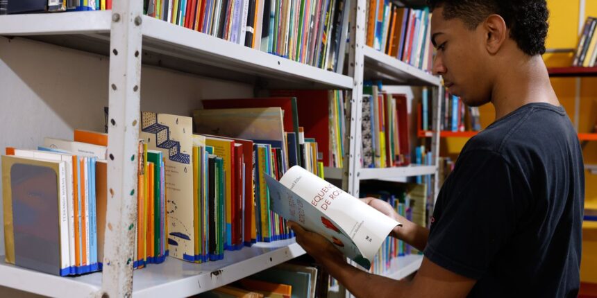 Programa formará jovens para promover leitura e escrita no RJ