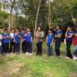 Estudantes participam de aula de educação ambiental