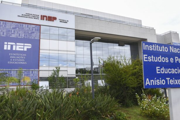 MEC prorroga prazo para pedir isenção da taxa de inscrição do Enem