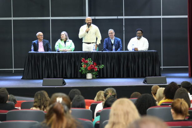 Educadores da rede municipal de ensino participam do 1º ‘Seminário Interinstitucional de Cidadania Fiscal’
