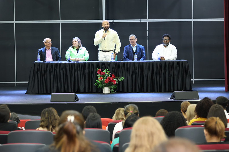 Educadores da rede municipal de ensino participam do 1º ‘Seminário Interinstitucional de Cidadania Fiscal’
