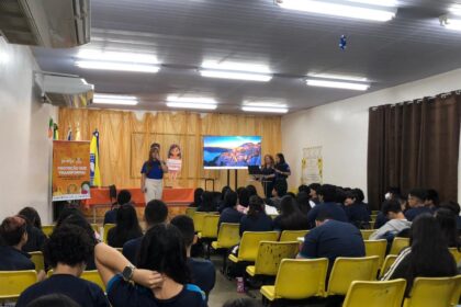 Estudantes municipais participam de roda de conversa sobre combate ao abuso e à exploração sexual de crianças e adolescentes