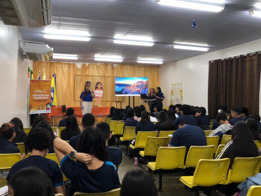 Estudantes municipais participam de roda de conversa sobre combate ao abuso e à exploração sexual de crianças e adolescentes