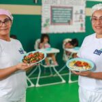 Merendeiras da Prefeitura de Manaus celebram papel no aprendizado e disputam prêmio nacional de alimentação escolar