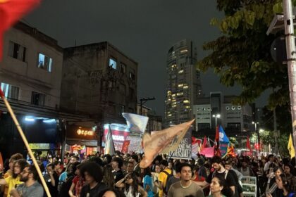 Estudantes protestam contra cortes nas universidades de SP