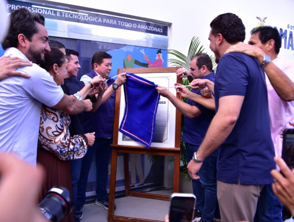 Governo do Amazonas inaugura 7ª escola do Cetam em Manaus e lança edital para cursos presenciais na unidade