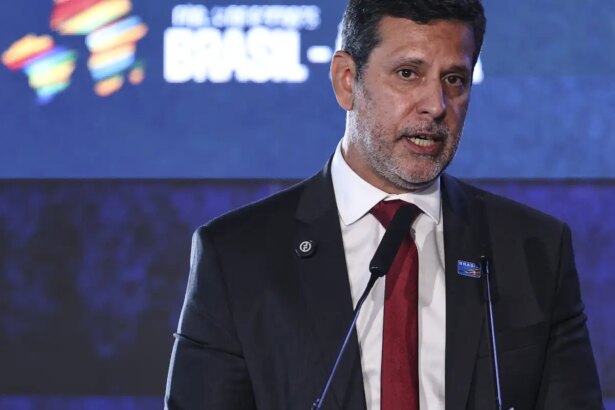 MEC: queda do analfabetismo no Brasil é ligada a políticas na educação