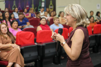 Prefeitura capacita profissionais de apoio escolar que atuam em creches municipais de Manaus