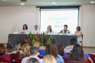 Seminário sobre enfrentamento da violência infantojuvenil é debatido com profissionais do magistério da rede municipal de ensino 