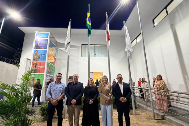 Crea Amazonas celebra 52 anos com hasteamento da bandeira durante a 605ª Sessão Plenária