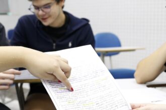 Encceja 2026: alunos já podem consultar cartilha de redação