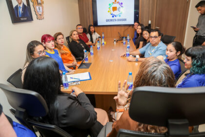 Estudantes da rede municipal de ensino apresentam conquistas na ação ‘Grêmio no Gabinete’