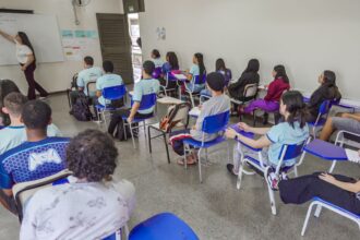 Pé-de-Meia começa a pagar quinta parcela de frequência nesta segunda