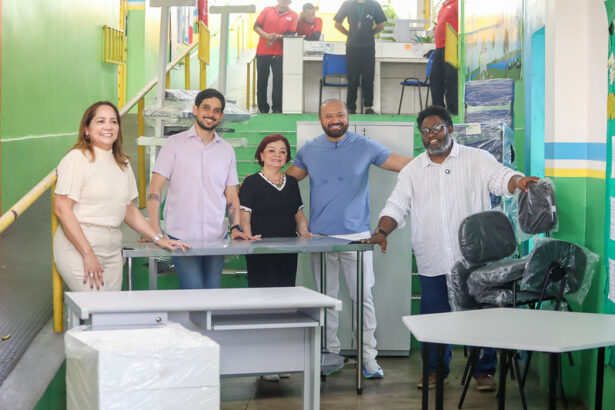 Prefeitura de Manaus equipa escola no Japiim com novos itens mobiliários e beneficia quase 1,5 mil alunos