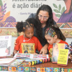 Exposição 'Ciência Delas' apresenta projetos de estudantes da rede municipal de educação 